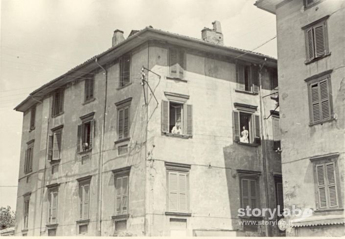 Fabbricato Fra Piazza Mascheroni E Via Colleoni