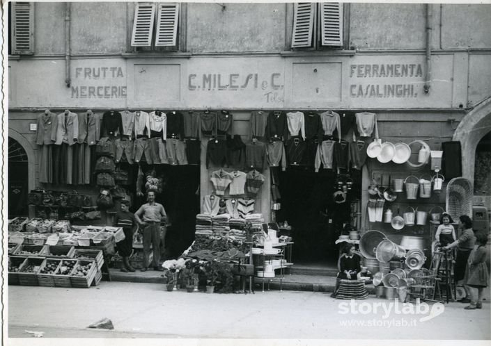 Negozio in Piazza Italia