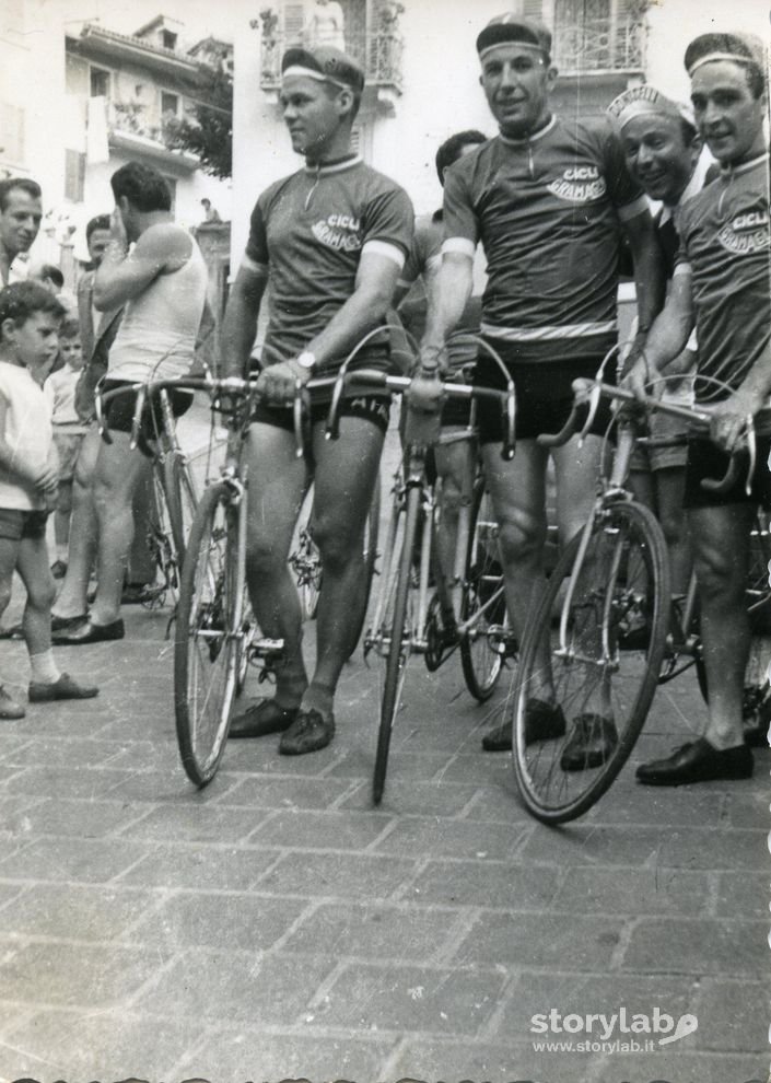 Gara ciclistica a Zogno