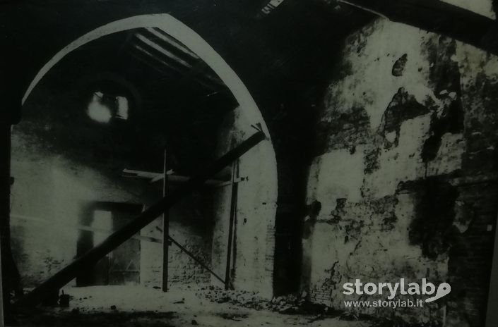 Interno dell'ex chiesa di Sant' Antonio in foris