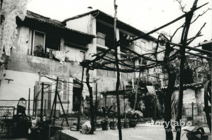 Interno Della Cascina In Via Cavagnis A Rosciate