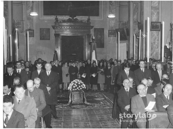 Funerali di Don Michele Paganelli