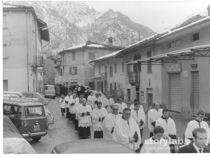 Funerali di Don Michele Paganelli