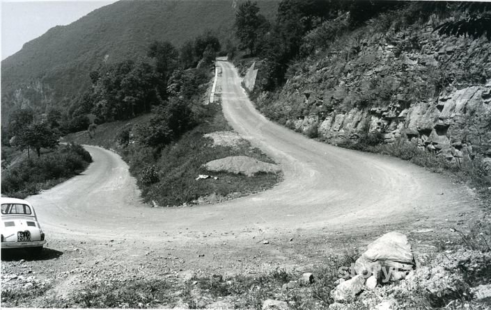 Strada della costa a Costa Volpino