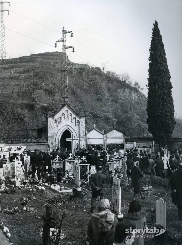 Cimitero di Volpino