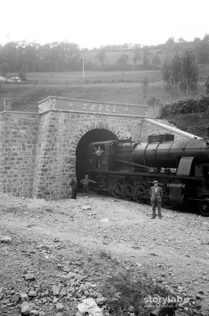 Treno In Val Del Riso