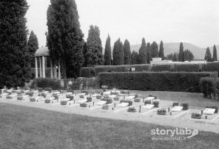 Cimitero Di Bergamo Tombe Dei Caduti Della Repubblica Sociale Italiana