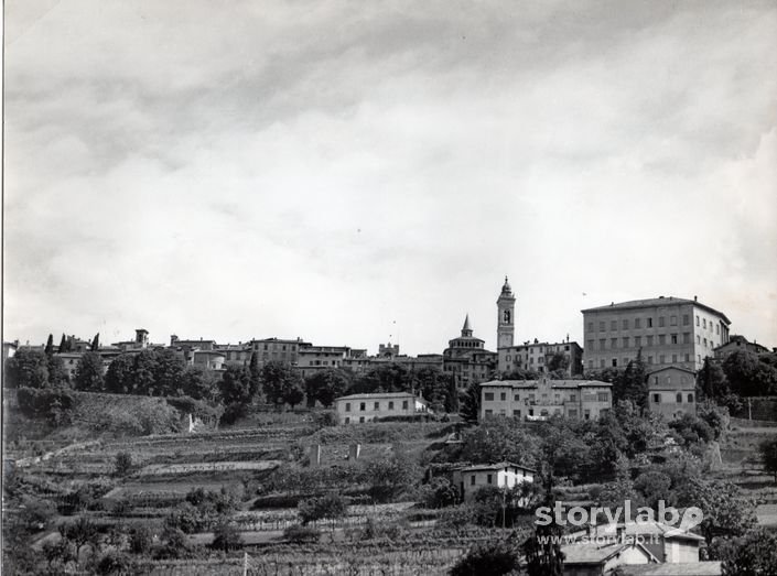 Bergamo Gli Orti E Il Profilo Di Citta' Alta