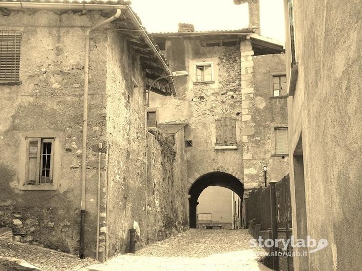 vecchia strada per l'alta valle  -  ogna