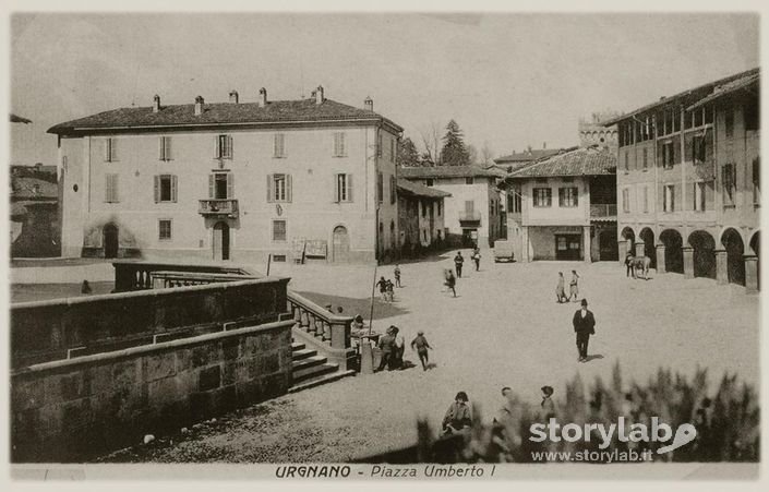 Urgnano, piazza Umberto I,  primi anni del '900