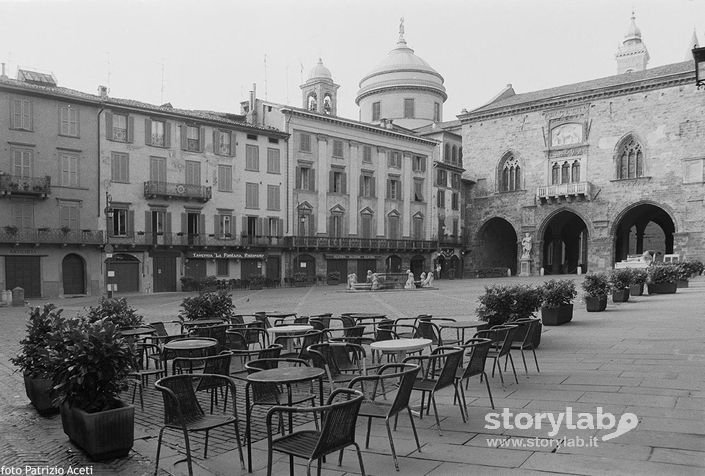 Bergamo Alta, piazza Vecchia. 1989