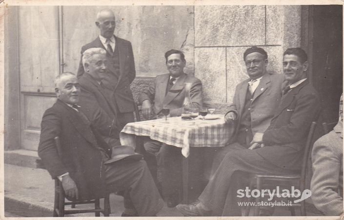 Amici al bar